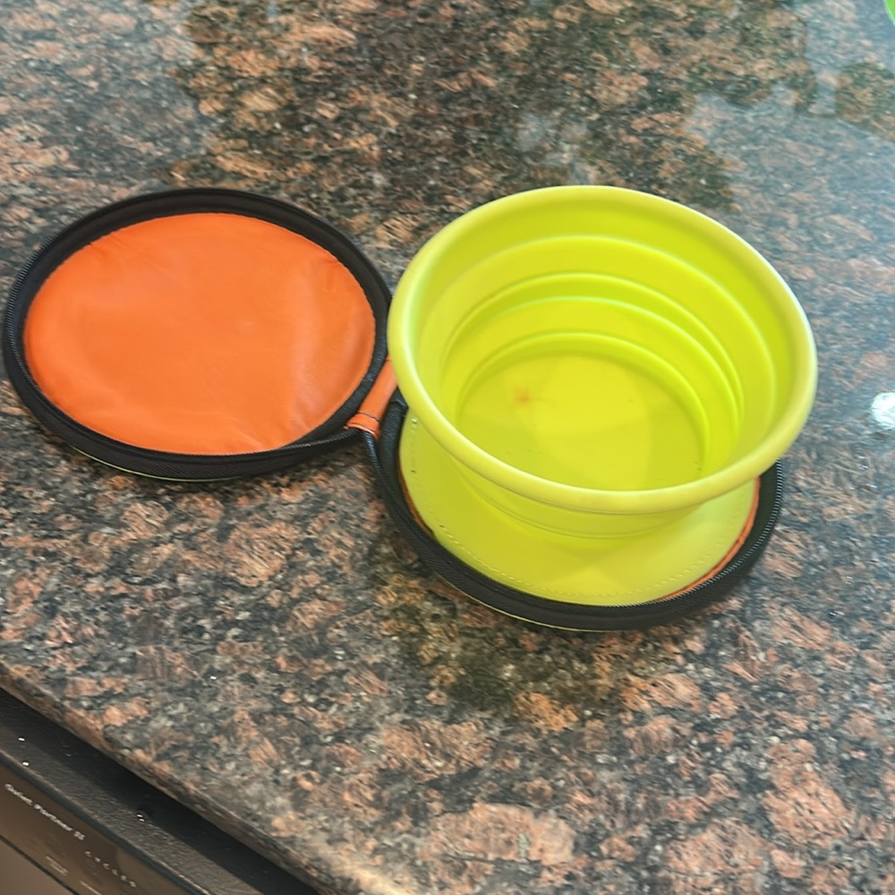 Top Paw Dog Bowl Collapsible NWT On the Go Travel Blue Orange Yellow